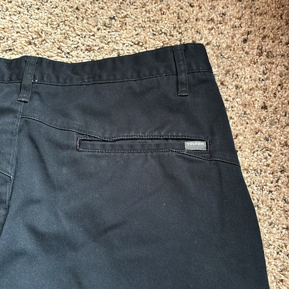 Volcom Shorts - Picture 4 of 7